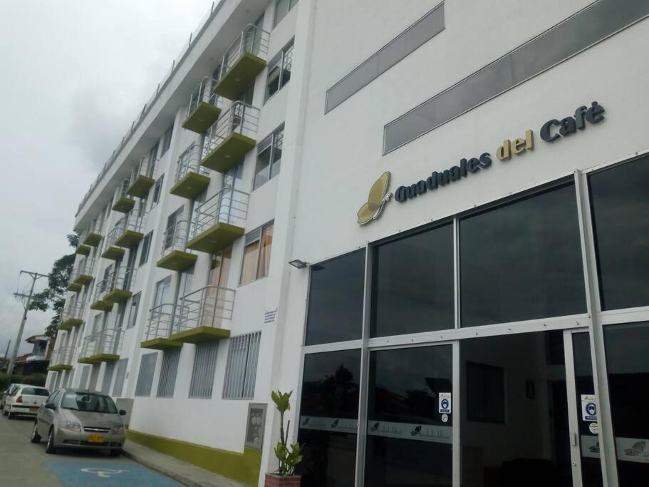 Apartamento Cerca Parque Del Cafe Con Piscina モンテネグロ エクステリア 写真