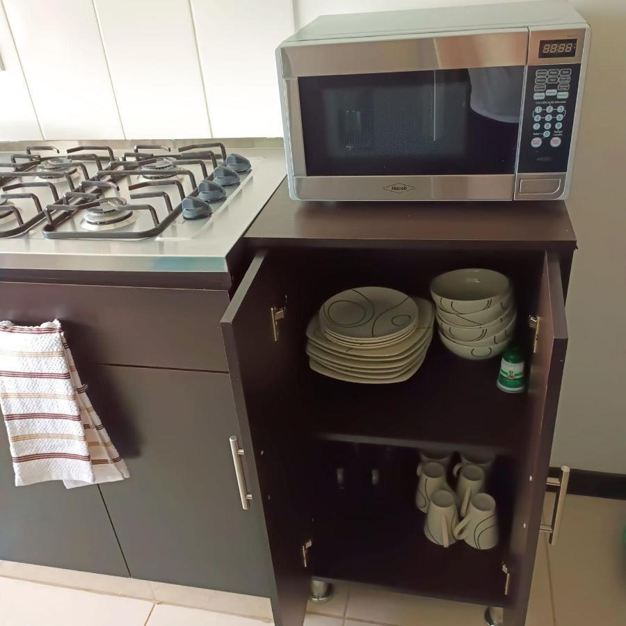 Apartamento Cerca Parque Del Cafe Con Piscina モンテネグロ エクステリア 写真