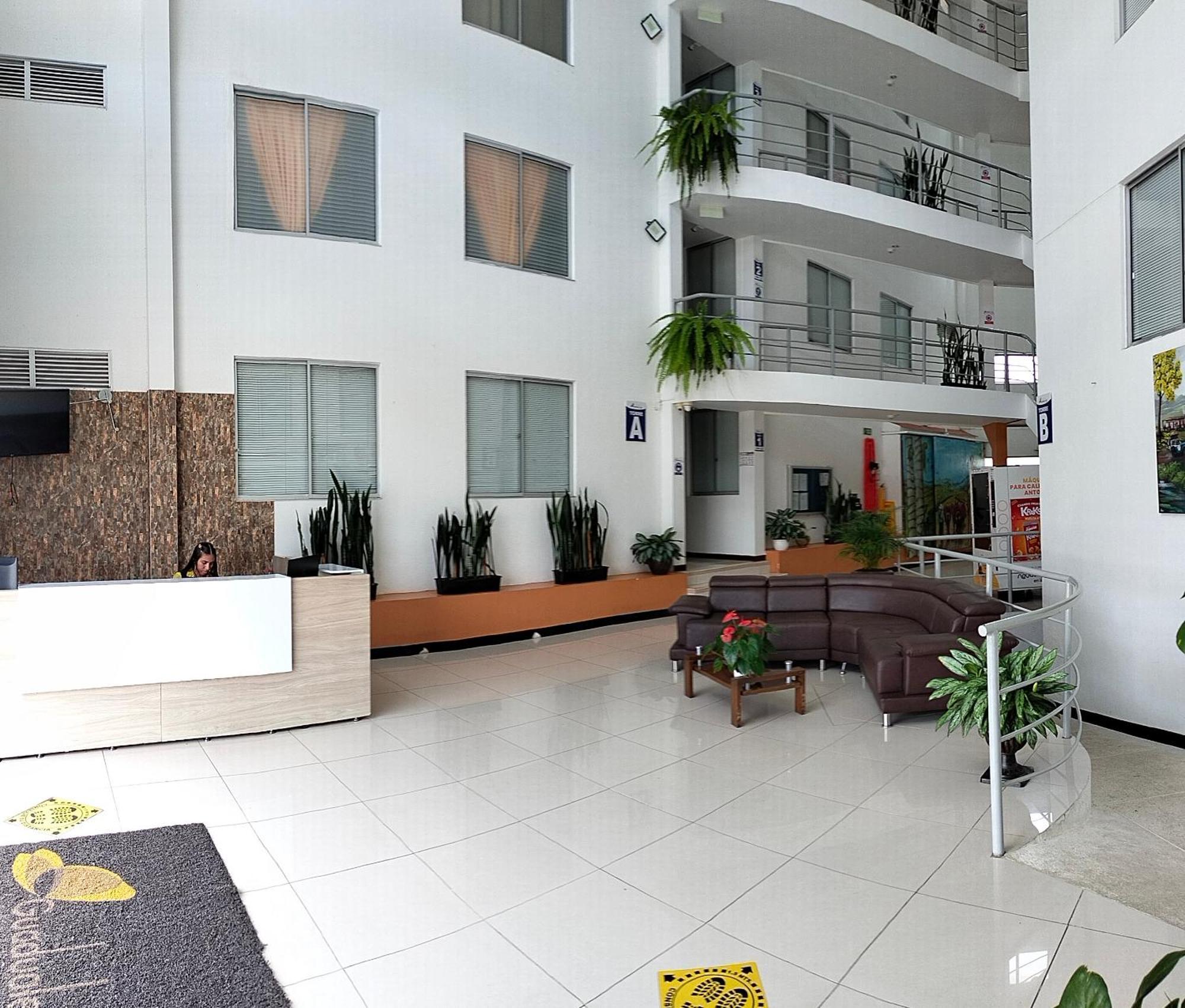 Apartamento Cerca Parque Del Cafe Con Piscina モンテネグロ エクステリア 写真
