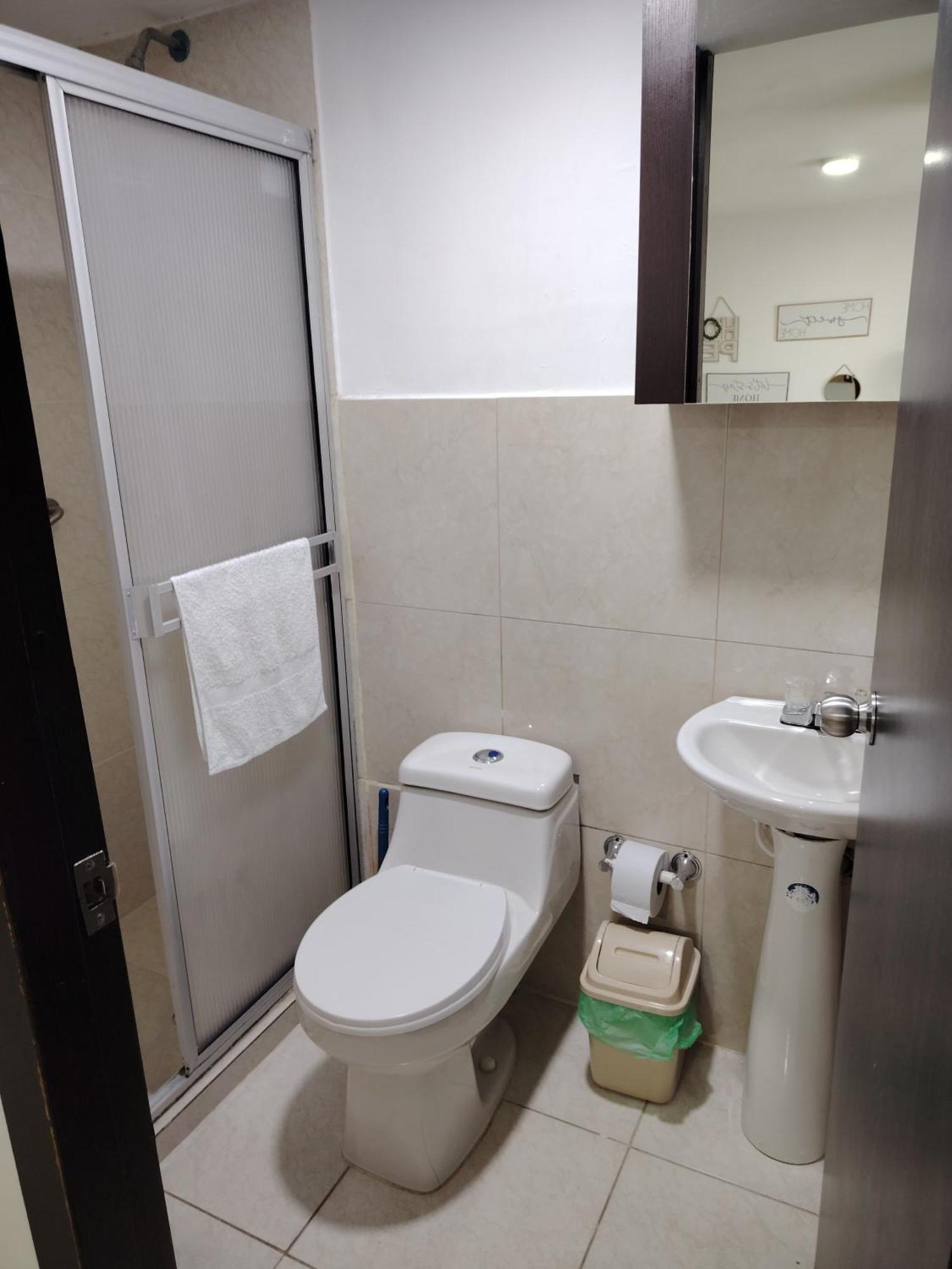 Apartamento Cerca Parque Del Cafe Con Piscina モンテネグロ エクステリア 写真